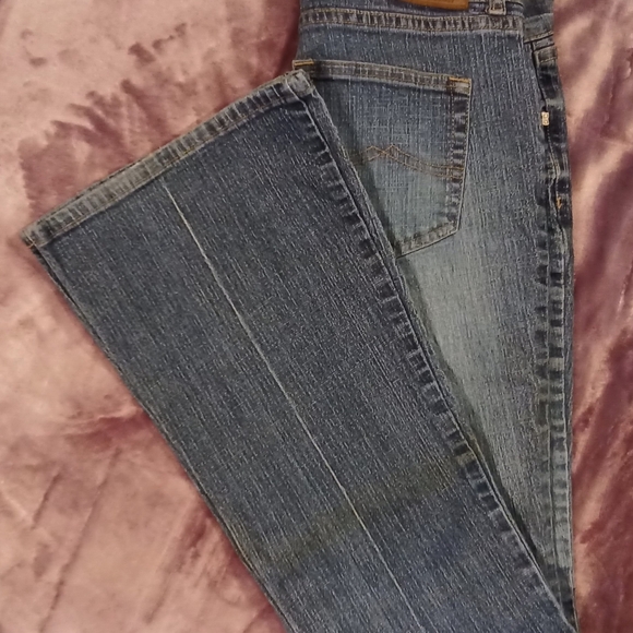 Plugged Bootcut Low Rise Jeans - Size 7 - Picture 3 of 9
